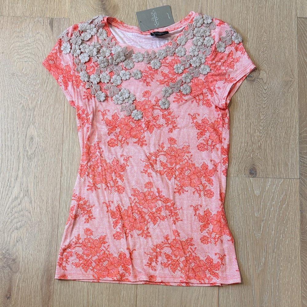 NWT Anthropologie Coral Pink Floral Short Sleeve Tee with Tan Floral Appliqué